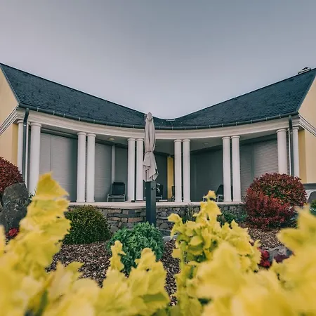Georgina Villa