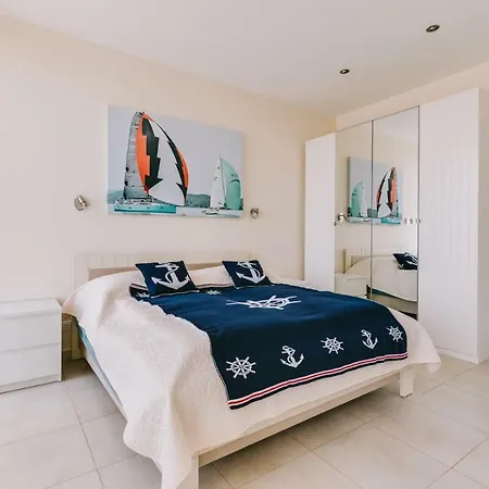 Georgina فيلة باداتشونيتوماي