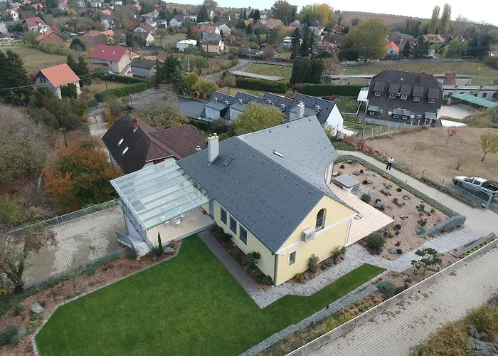 Georgina Villa Badacsonytomaj
