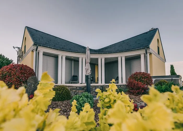 Georgina Villa